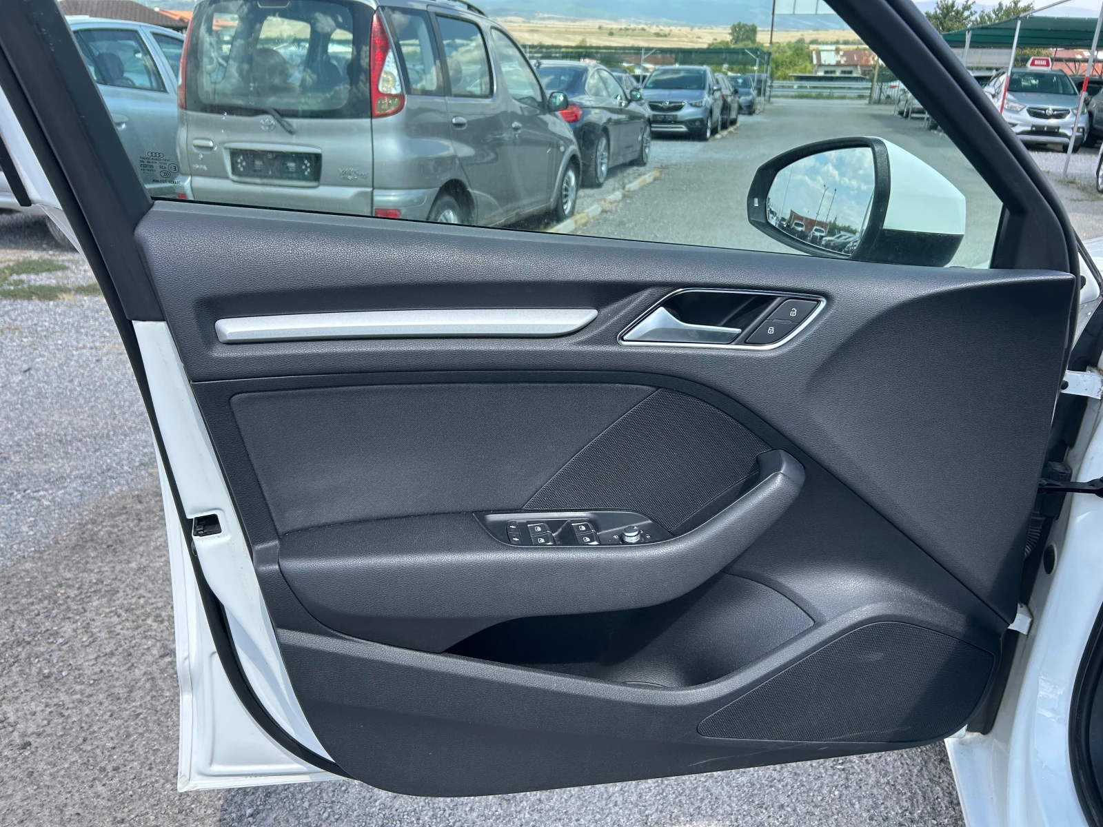 Audi A3 1.6TDI/Sportback, снимка 8 - Автомобили и джипове - 55832053