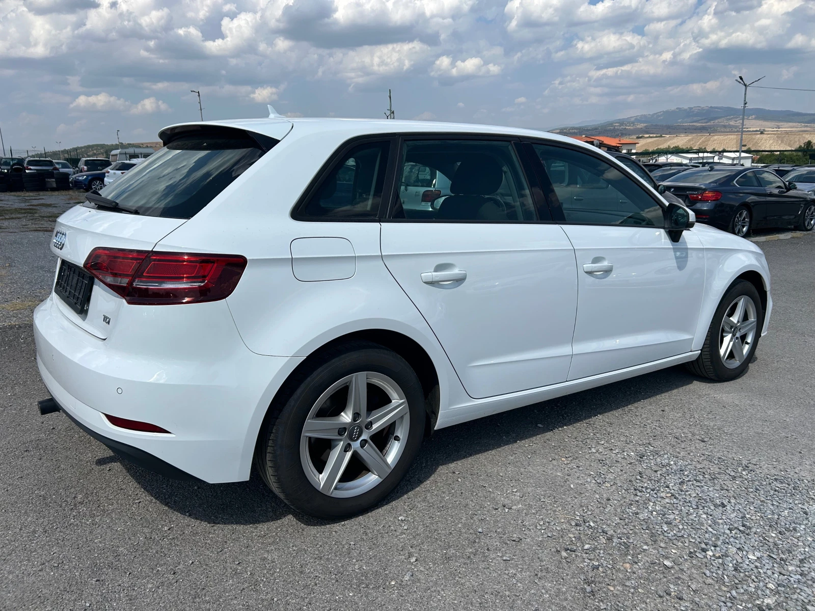 Audi A3 1.6TDI/Sportback, снимка 6 - Автомобили и джипове - 55832053