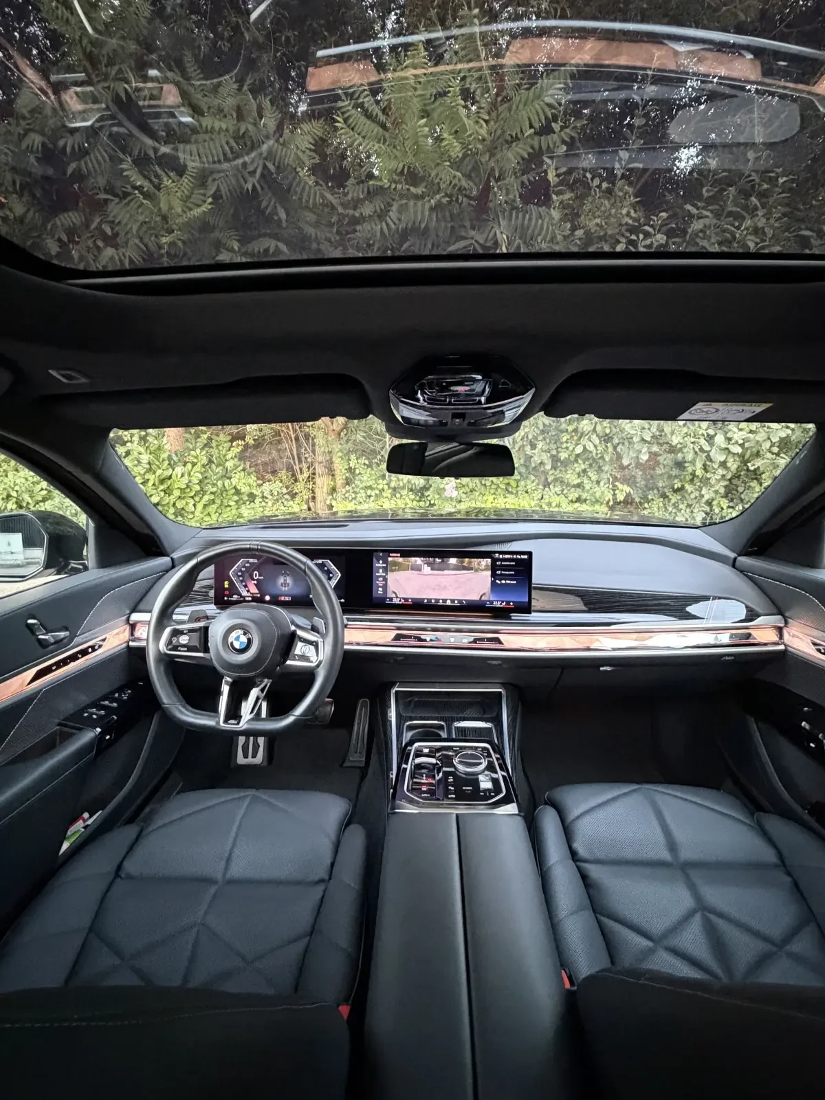 BMW 740 d Xybrid-M-Paket-FULL MAAXXS-Гаранция 03.2028г, снимка 14 - Автомобили и джипове - 55849333