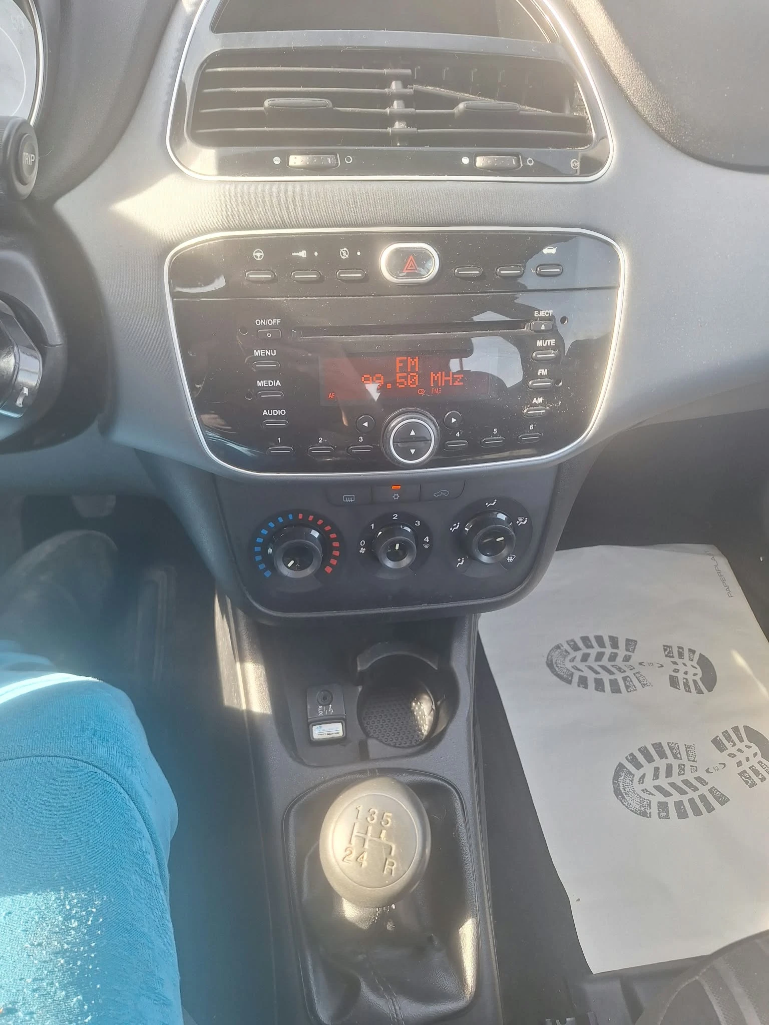 Fiat Punto 1.4i klima EVO, снимка 10 - Автомобили и джипове - 56393339