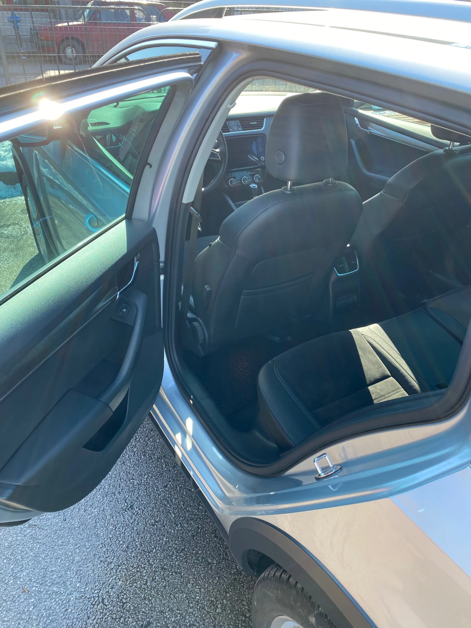 Skoda Octavia Scout, снимка 14 - Автомобили и джипове - 56465177