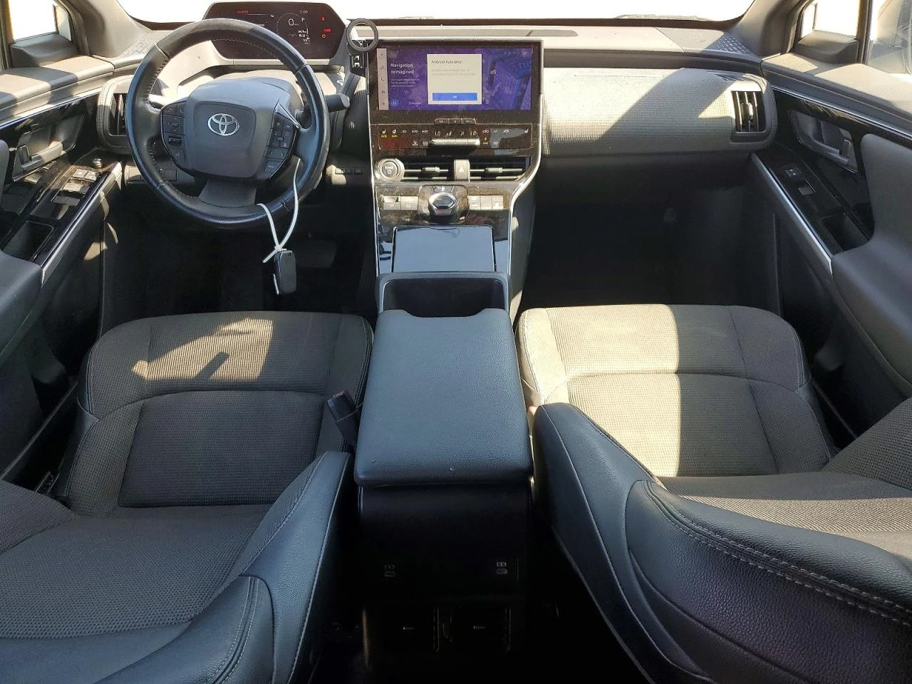 Toyota bZ4X, снимка 8 - Автомобили и джипове - 56613747