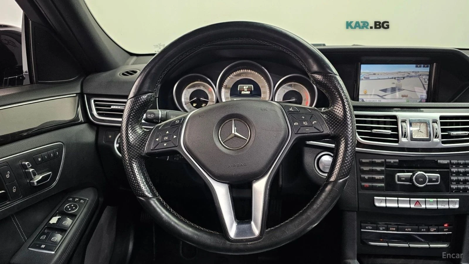Mercedes-Benz E 220, снимка 14 - Автомобили и джипове - 56689880