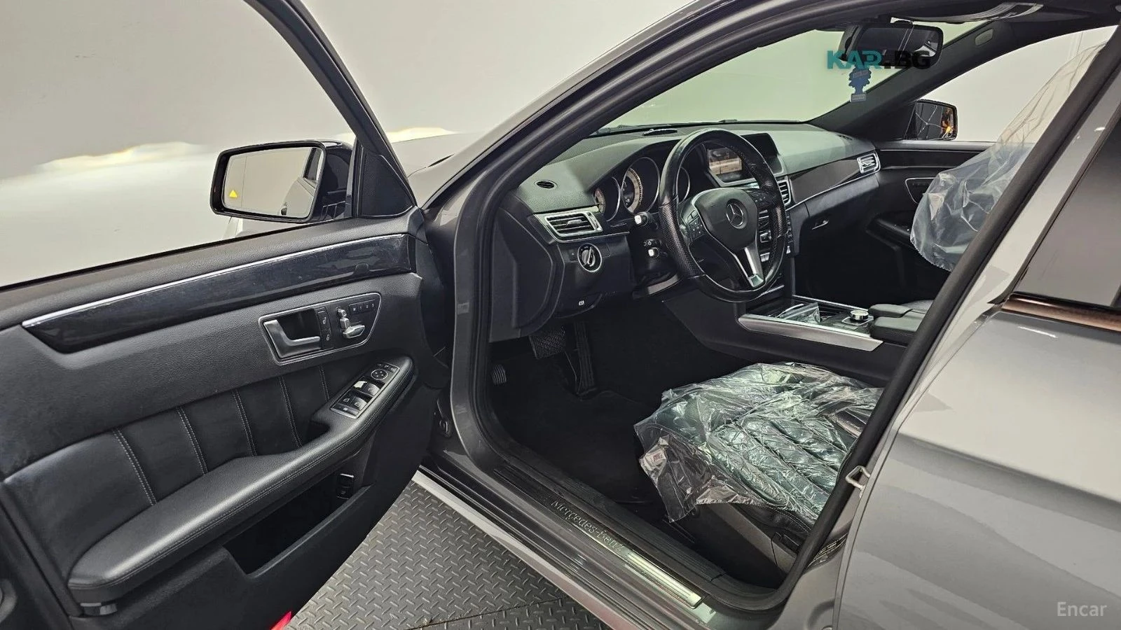 Mercedes-Benz E 220, снимка 10 - Автомобили и джипове - 56689880