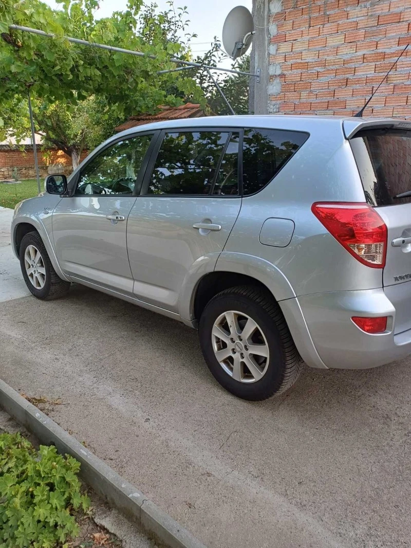 Toyota Rav4, снимка 5 - Автомобили и джипове - 47132950