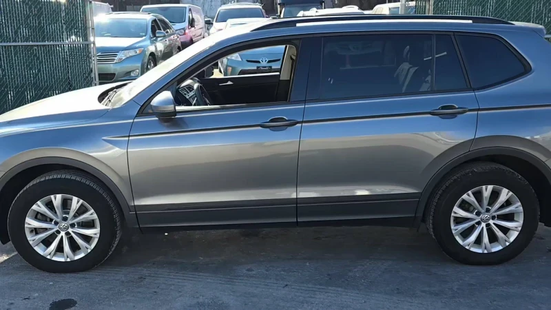 VW Tiguan S, снимка 2 - Автомобили и джипове - 48996051