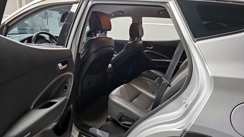 Hyundai Santa fe 2.0CRDI/4x4/Пълна сервизна !!!, снимка 10 - Автомобили и джипове - 53455388