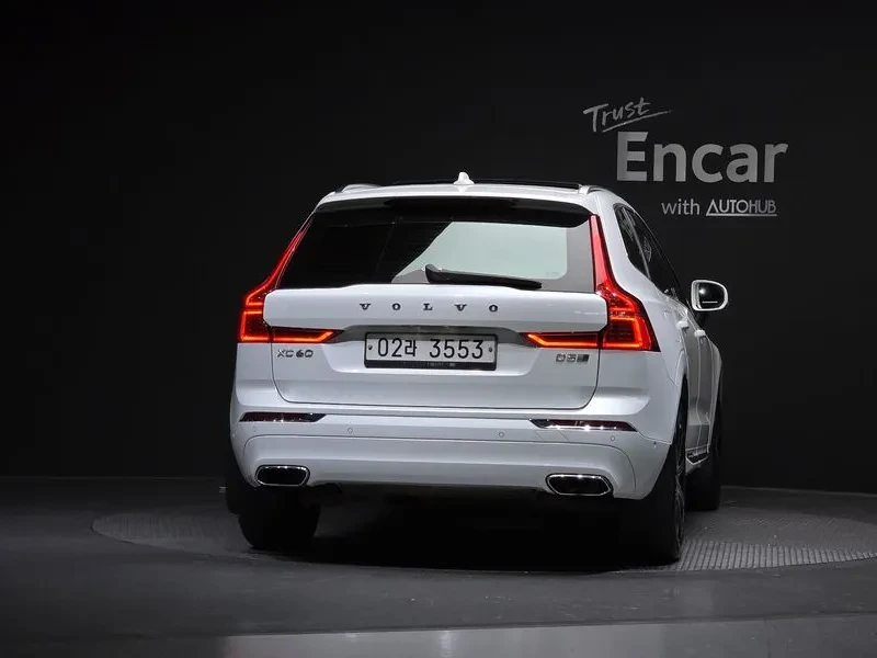 Volvo XC60 D5 INSCRIPTION, снимка 4 - Автомобили и джипове - 54880075