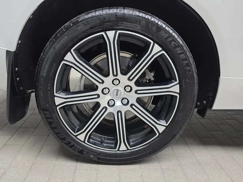 Volvo XC60 D5 INSCRIPTION, снимка 5 - Автомобили и джипове - 54880075