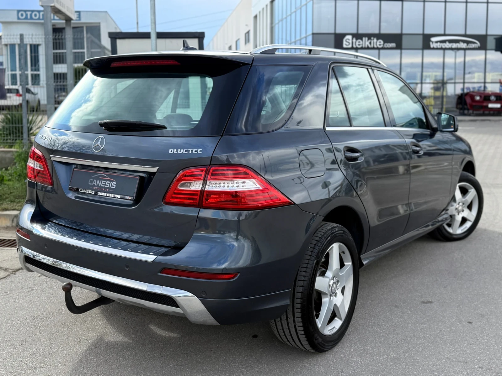 Mercedes-Benz ML 350 AMG-PACKET* НА ПРУЖИНИ* PANORAMA* CAMERA* ТЕГЛИЧ*  - изображение 4