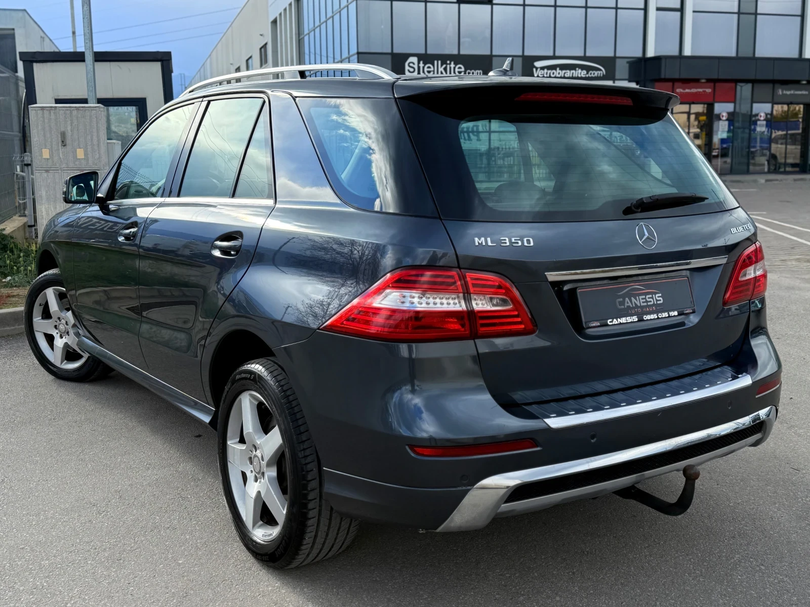 Mercedes-Benz ML 350 AMG-PACKET* НА ПРУЖИНИ* PANORAMA* CAMERA* ТЕГЛИЧ*  - изображение 6