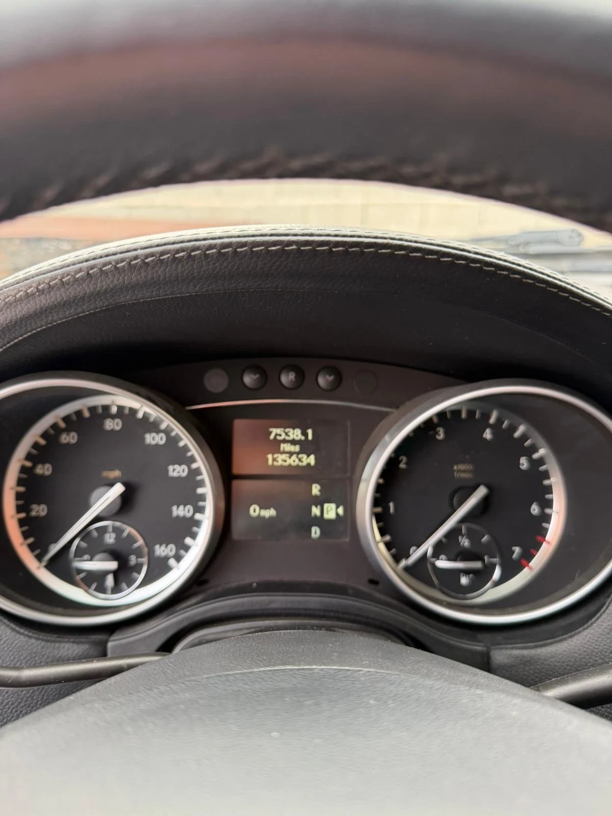 Mercedes-Benz GL 550  - изображение 6