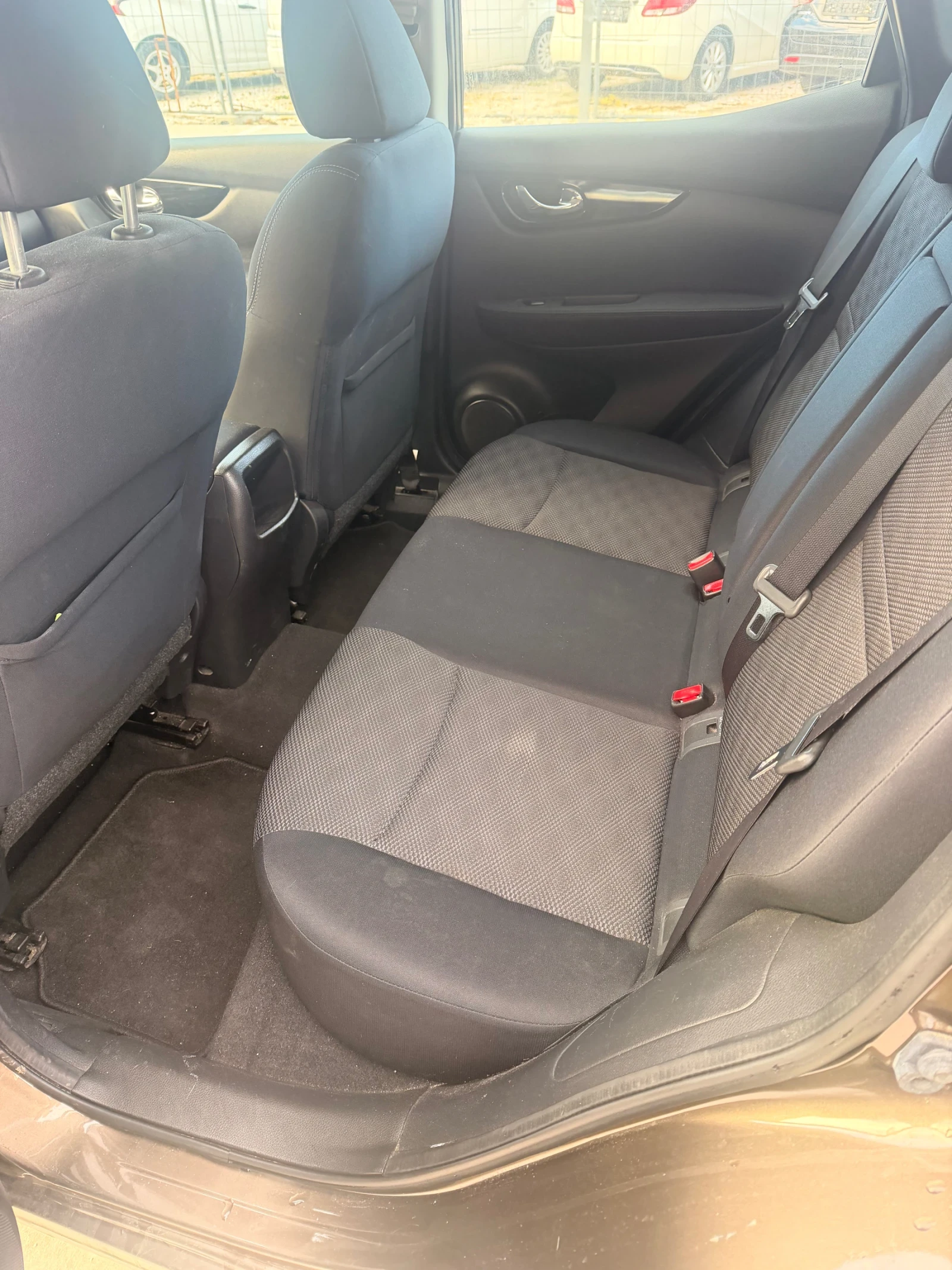 Nissan Qashqai 1.2 I, снимка 10 - Автомобили и джипове - 54214969