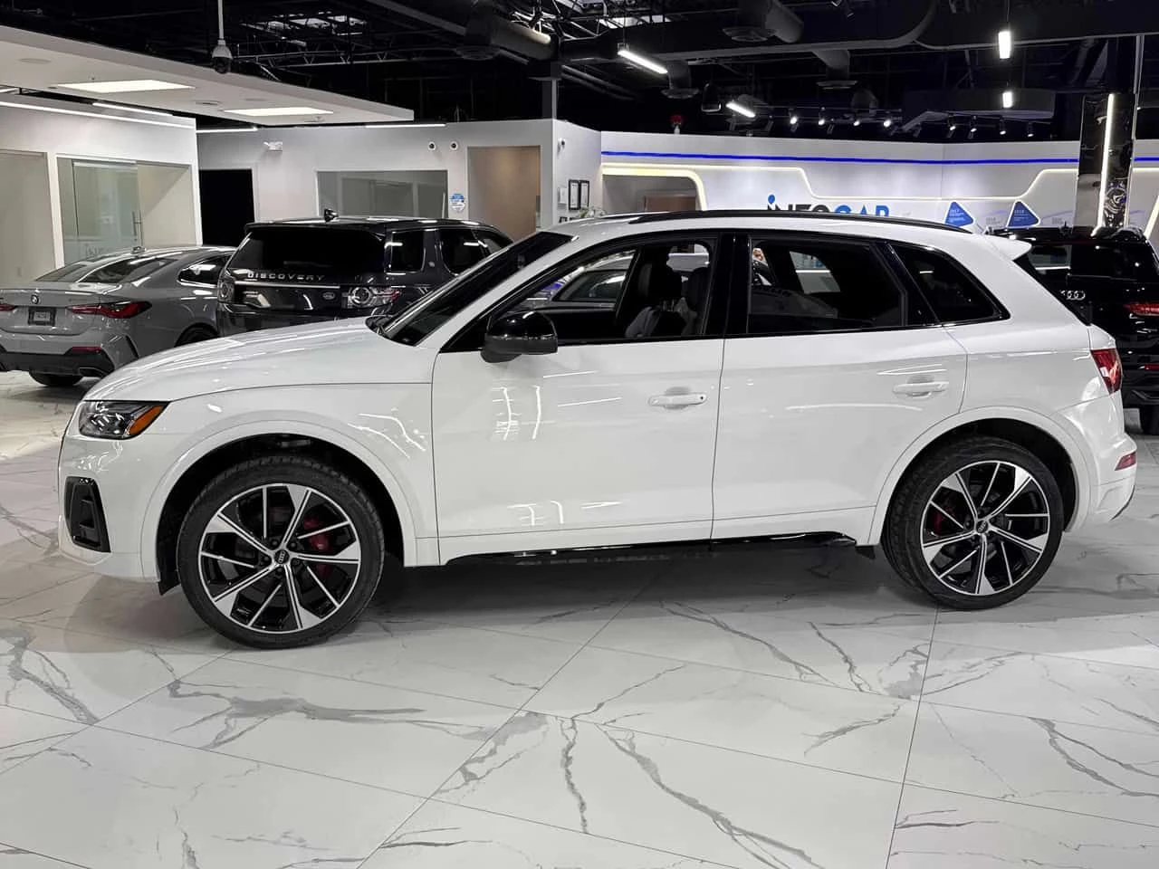 Audi SQ5 /DISTRONIC/CAMERA/LED/, снимка 2 - Автомобили и джипове - 54301366