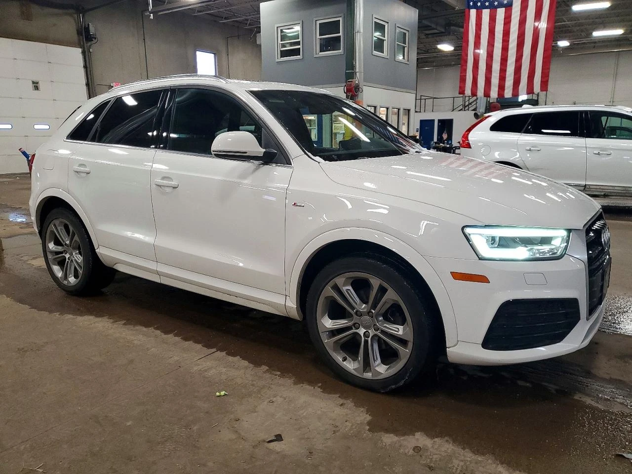 Audi Q3 2l Premium Plus, снимка 4 - Автомобили и джипове - 54496909