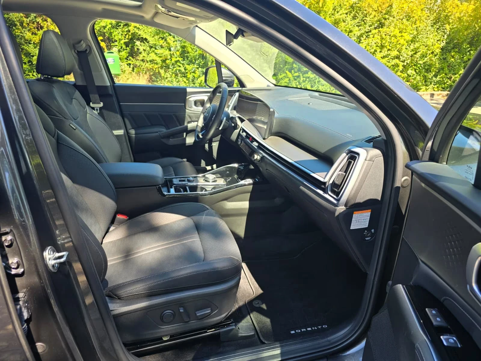 Kia Sorento PHEV/252HP/PLUG&RIDE/PANO/360/MEMO/NAVI/LED/601q, снимка 11 - Автомобили и джипове - 55689534
