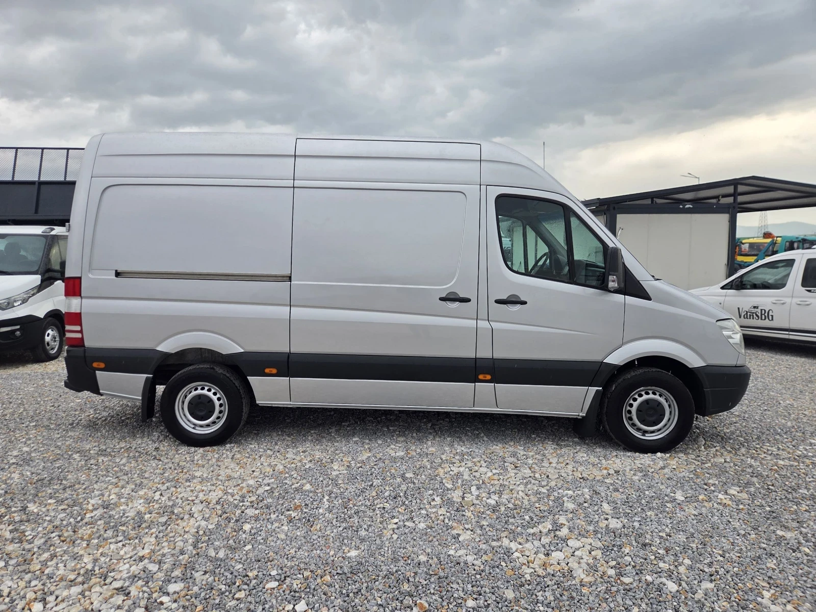 Mercedes-Benz Sprinter 319 CDI, Автомат, Клима, Нави, снимка 6 - Бусове и автобуси - 54357178