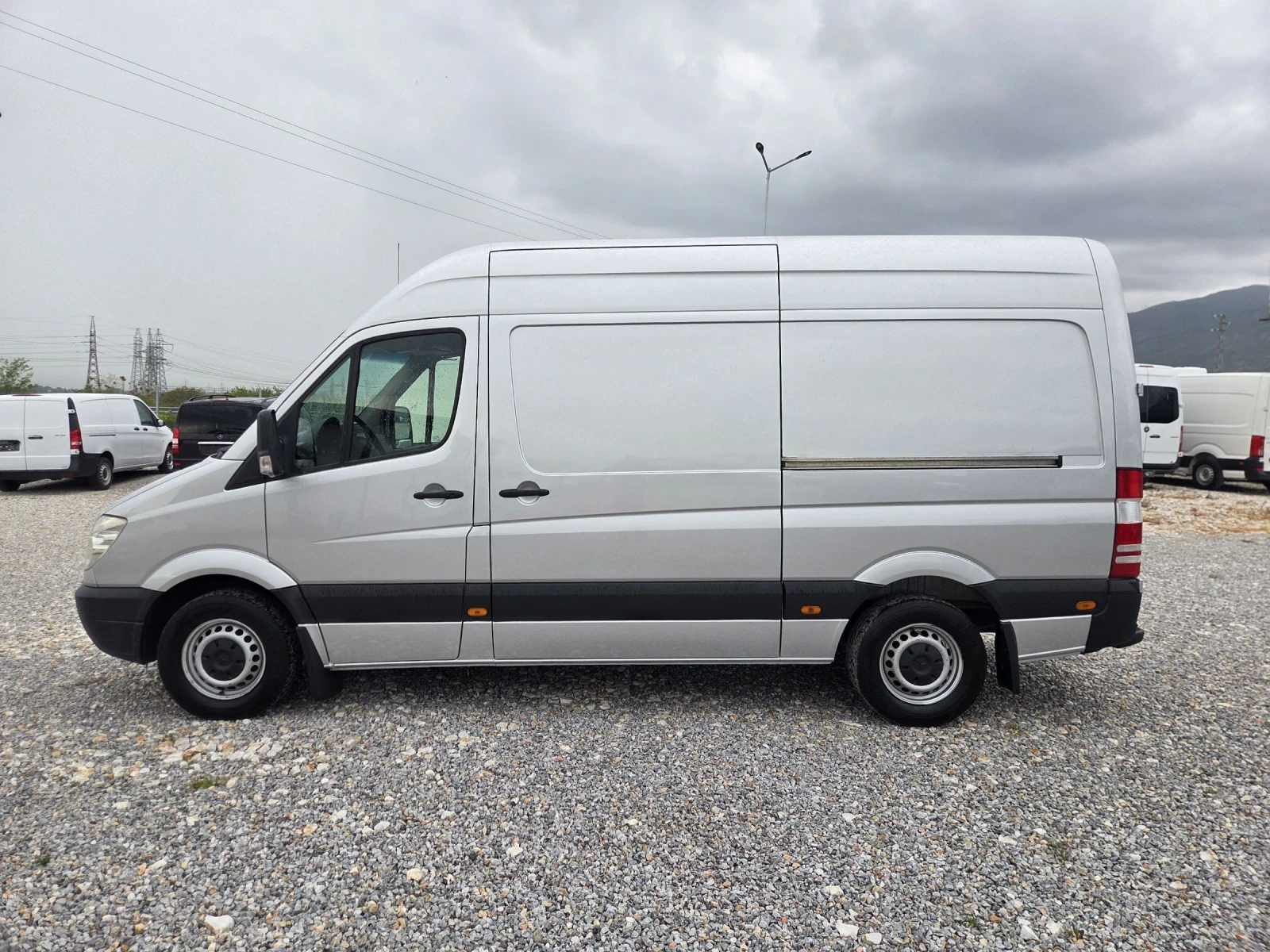 Mercedes-Benz Sprinter 319 CDI, Автомат, Клима, Нави, снимка 2 - Бусове и автобуси - 54357178