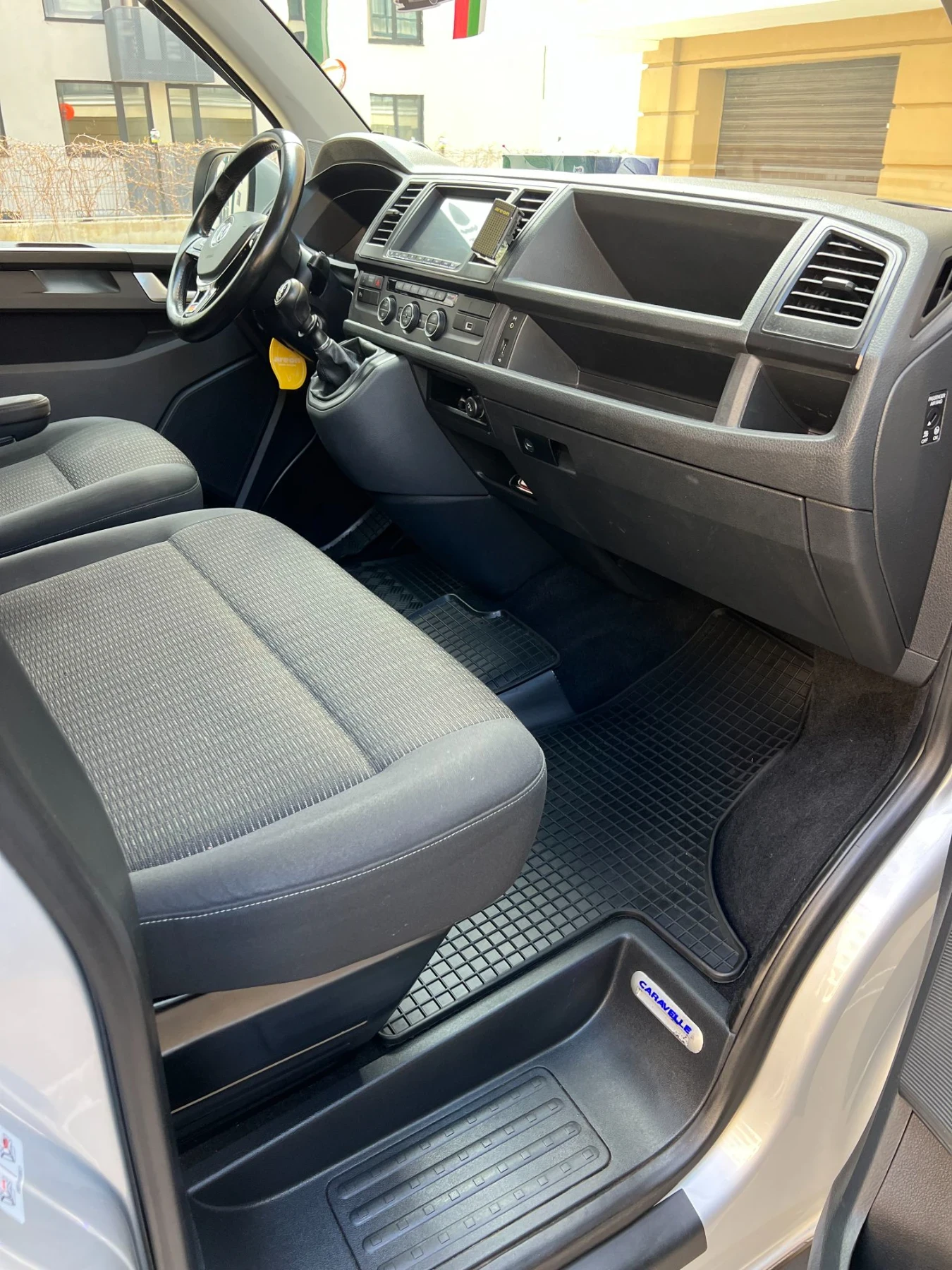 VW Caravelle ComfortLine Long, снимка 9 - Бусове и автобуси - 56261695