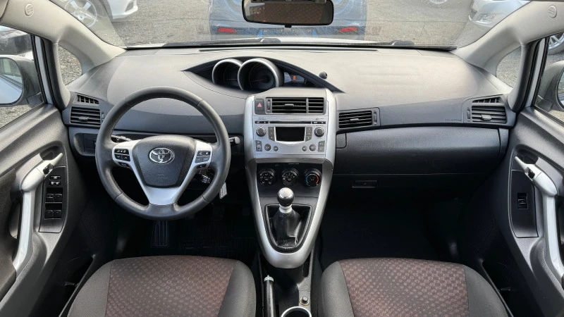 Toyota Verso 1.8i Внос ШВЕЙЦАРИЯ! 6ск. PDC, DVD, Автопилот, ТОП, снимка 12 - Автомобили и джипове - 44099249