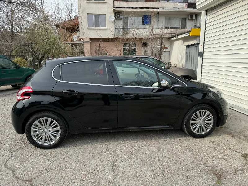 Peugeot 208 1.2 бензин, снимка 5 - Автомобили и джипове - 47335451