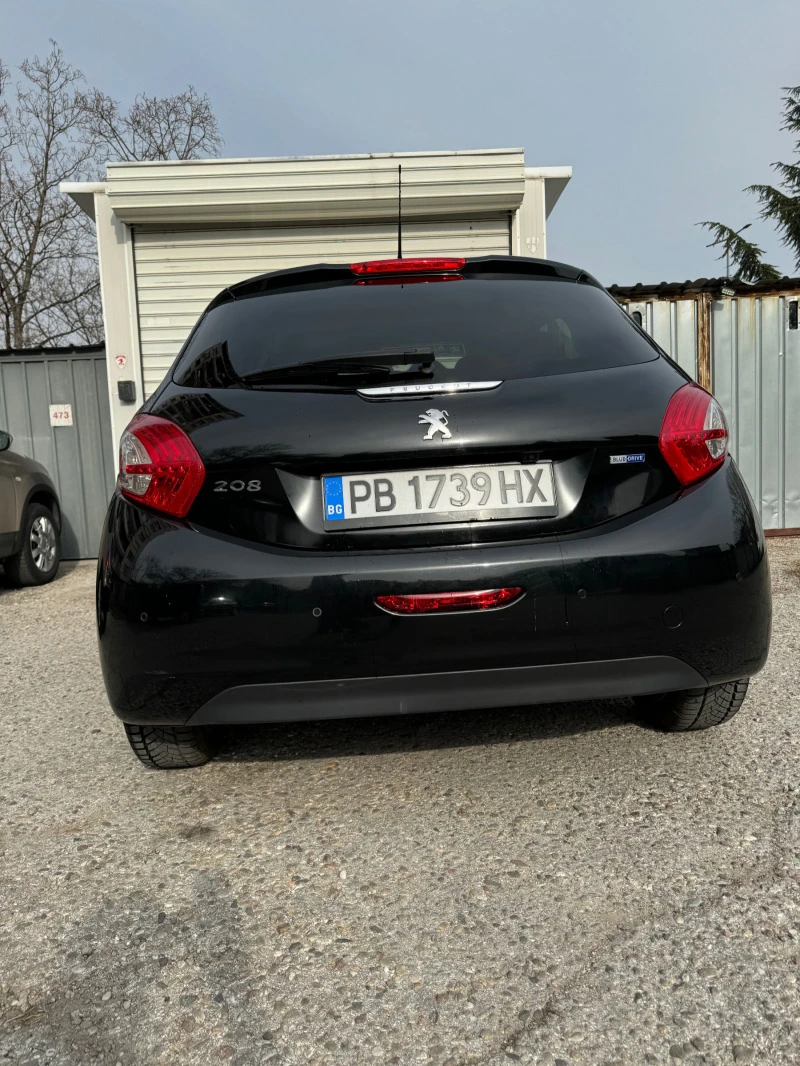 Peugeot 208 1.2 бензин, снимка 6 - Автомобили и джипове - 47335451