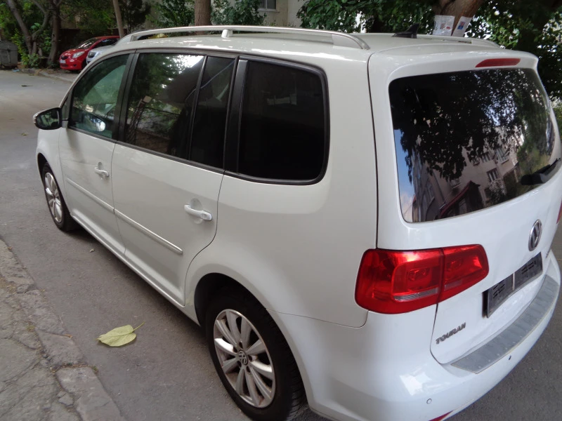 VW Touran, снимка 6 - Автомобили и джипове - 47079690