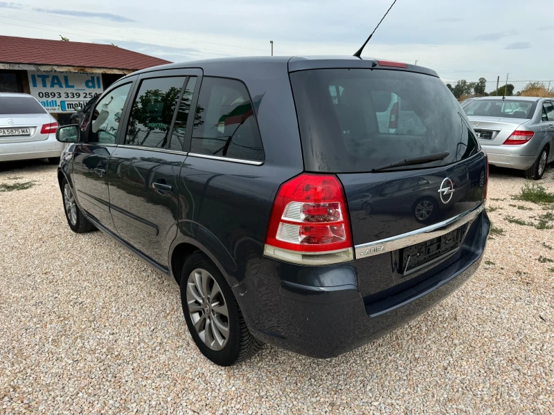 Opel Zafira 1.7cdti 7 Места, снимка 4 - Автомобили и джипове - 47270619