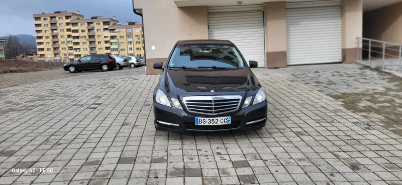 Mercedes-Benz E 300 AVANGARDE   NAVI Bi XENON, снимка 12 - Автомобили и джипове - 48482634