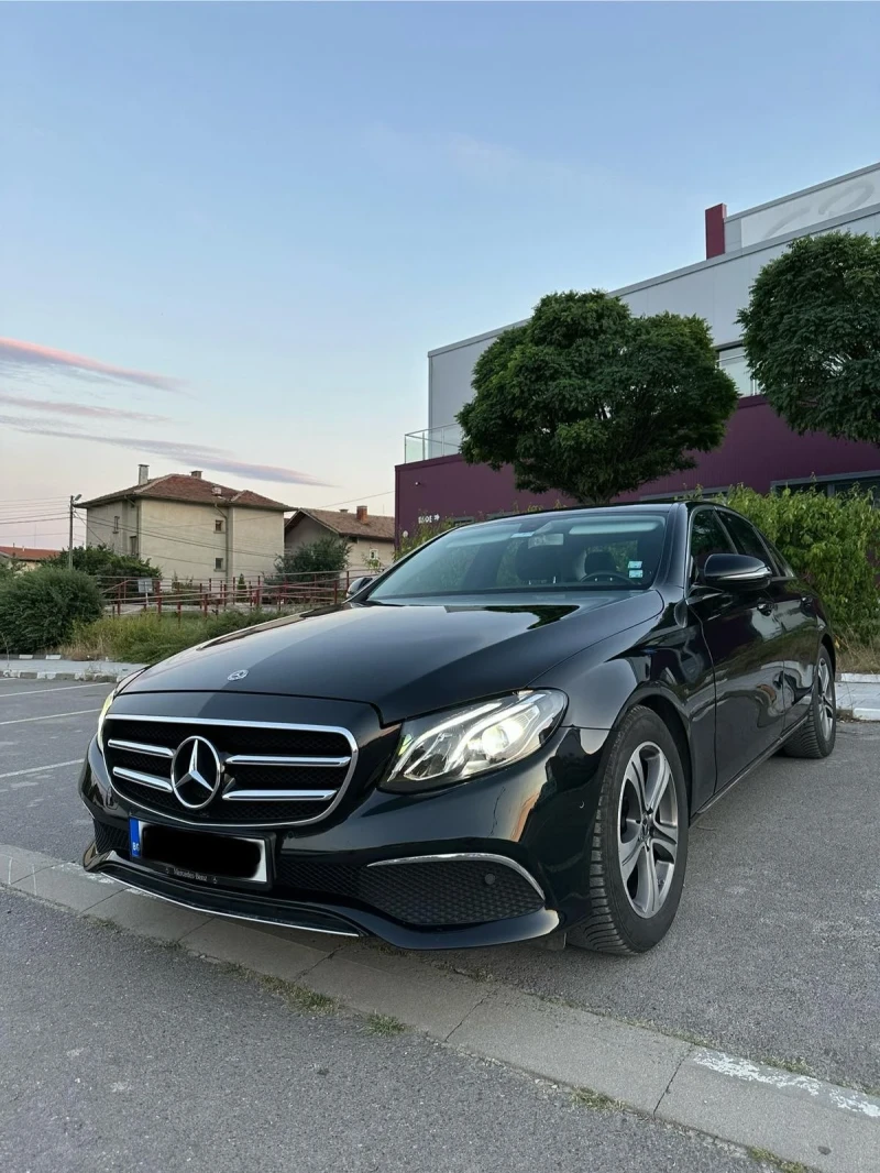 Mercedes-Benz E 220, снимка 1 - Автомобили и джипове - 49577309