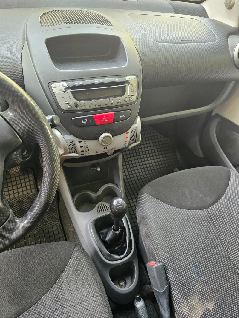 Toyota Aygo, снимка 8 - Автомобили и джипове - 51151376