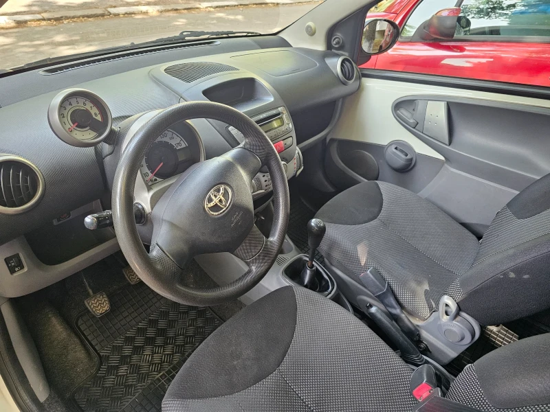 Toyota Aygo, снимка 7 - Автомобили и джипове - 51151376