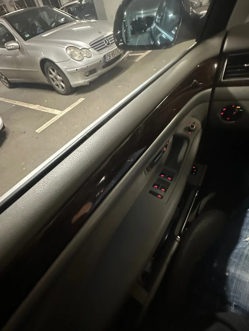 Audi A8, снимка 11 - Автомобили и джипове - 52681101