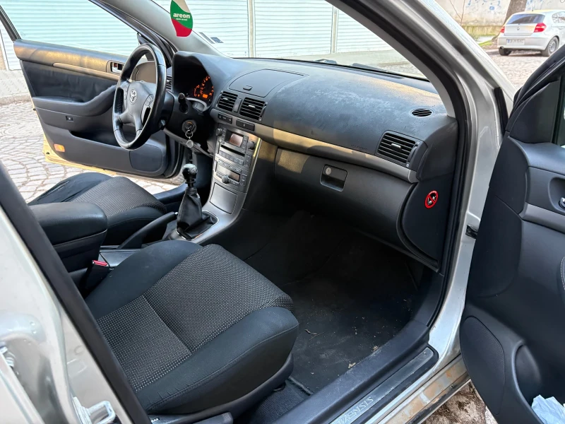 Toyota Avensis, снимка 15 - Автомобили и джипове - 52740136