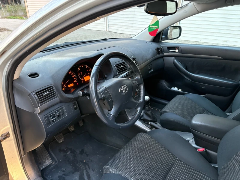 Toyota Avensis, снимка 12 - Автомобили и джипове - 52740136