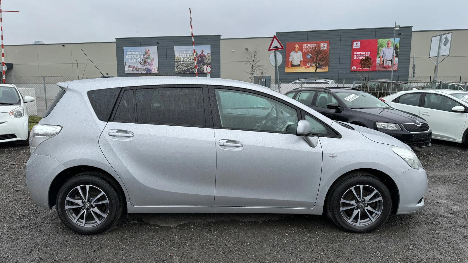 Toyota Verso 1.8i Внос ШВЕЙЦАРИЯ! 6ск. PDC, DVD, Автопилот, ТОП - изображение 4