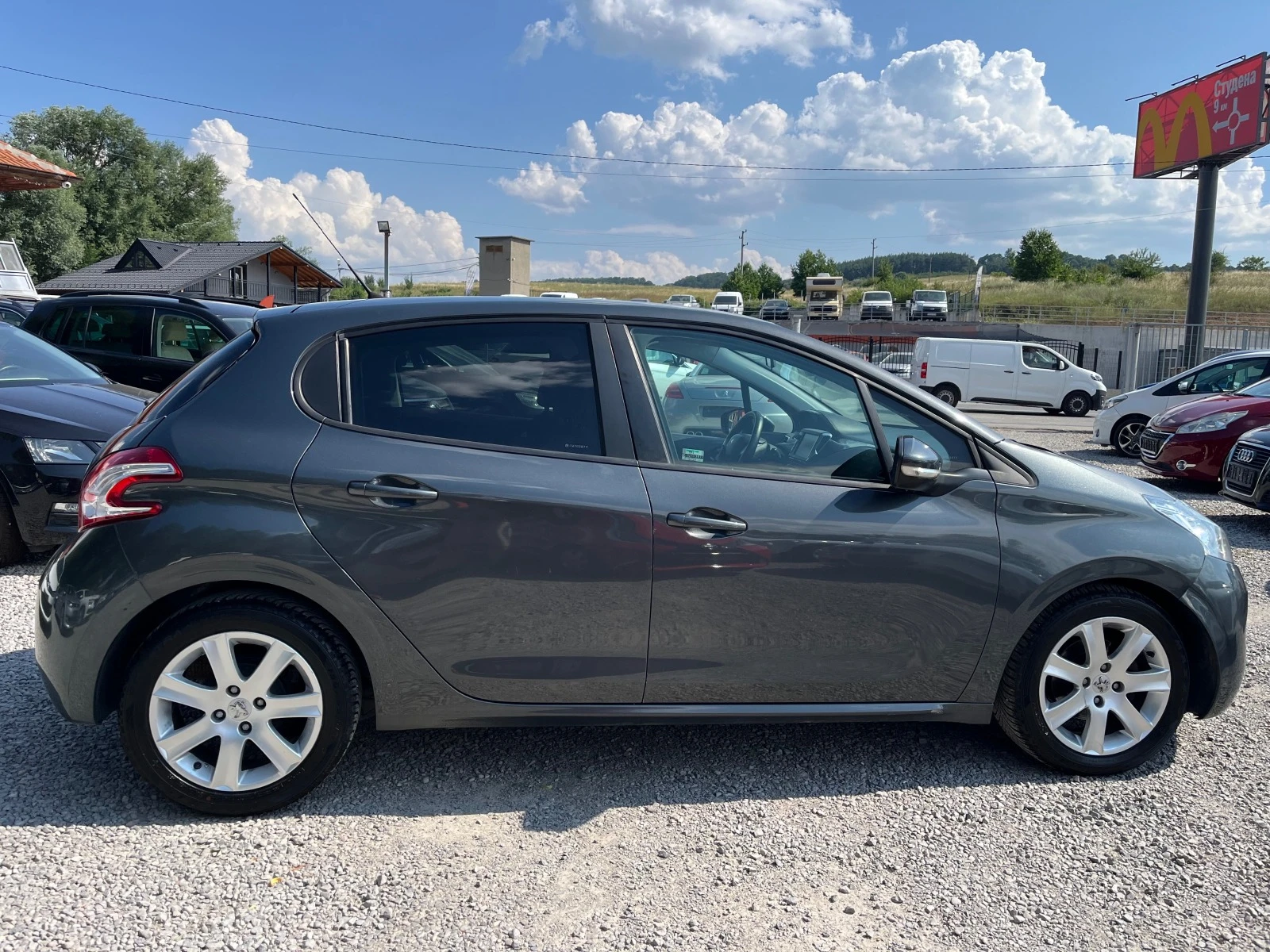 Peugeot 208 1.2I EURO 5B - изображение 7