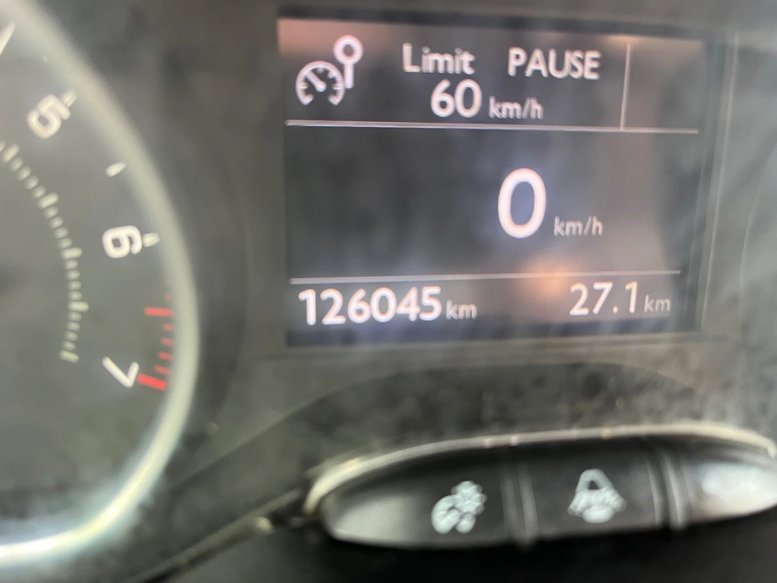 Peugeot 208 1.2I EURO 5B | Mobile.bg — изображение 13