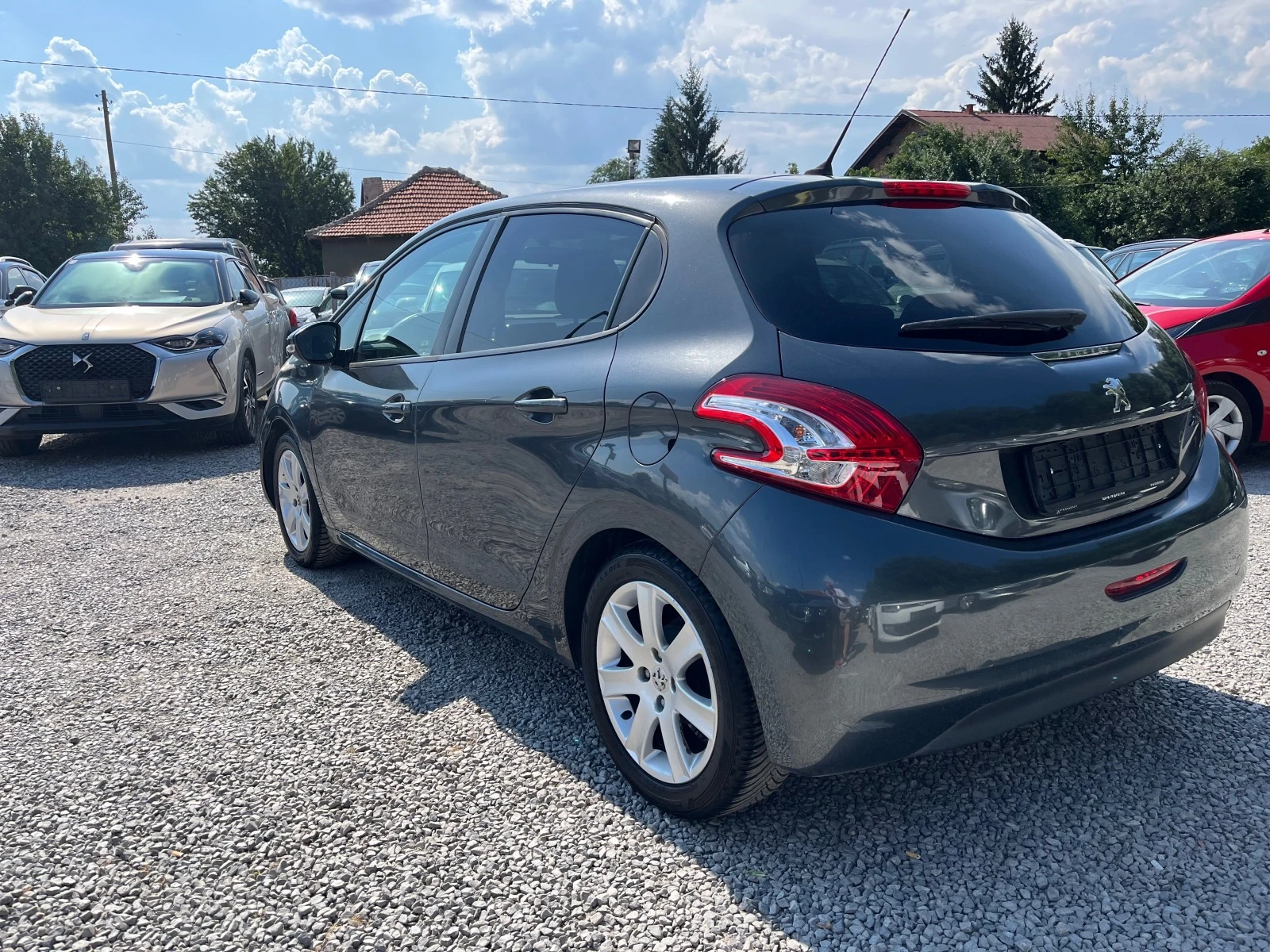 Peugeot 208 1.2I EURO 5B - изображение 5