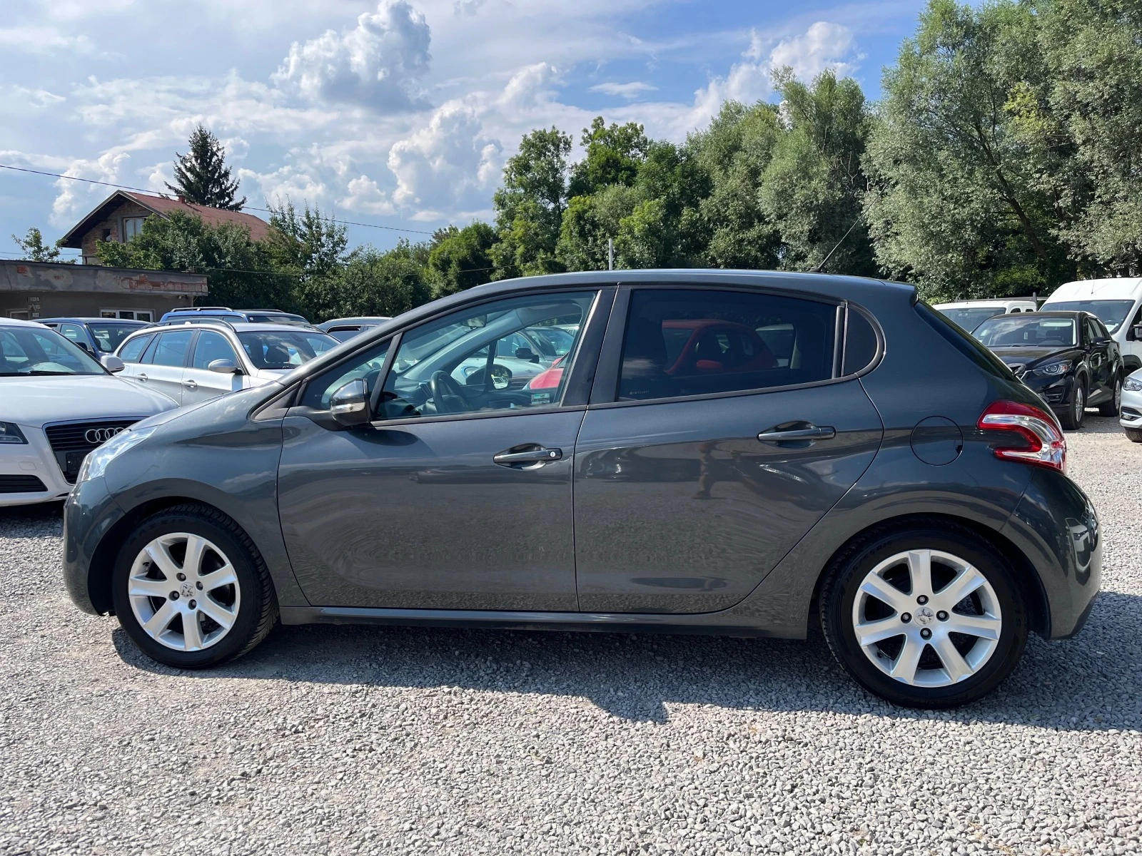 Peugeot 208 1.2I EURO 5B - изображение 6