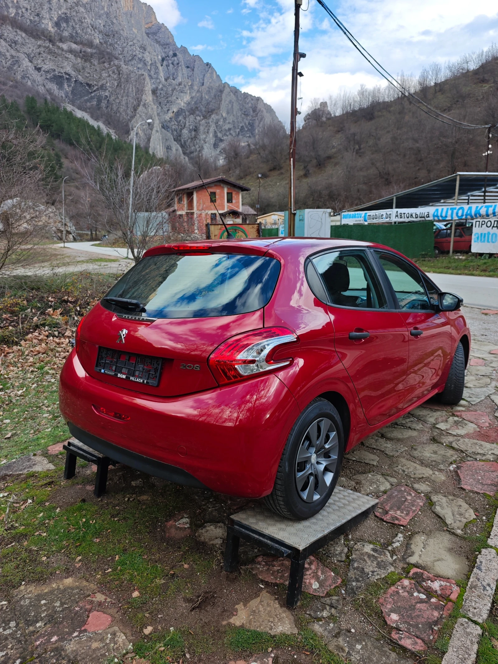 Peugeot 208 1.0I НОВ ВНОС - изображение 4