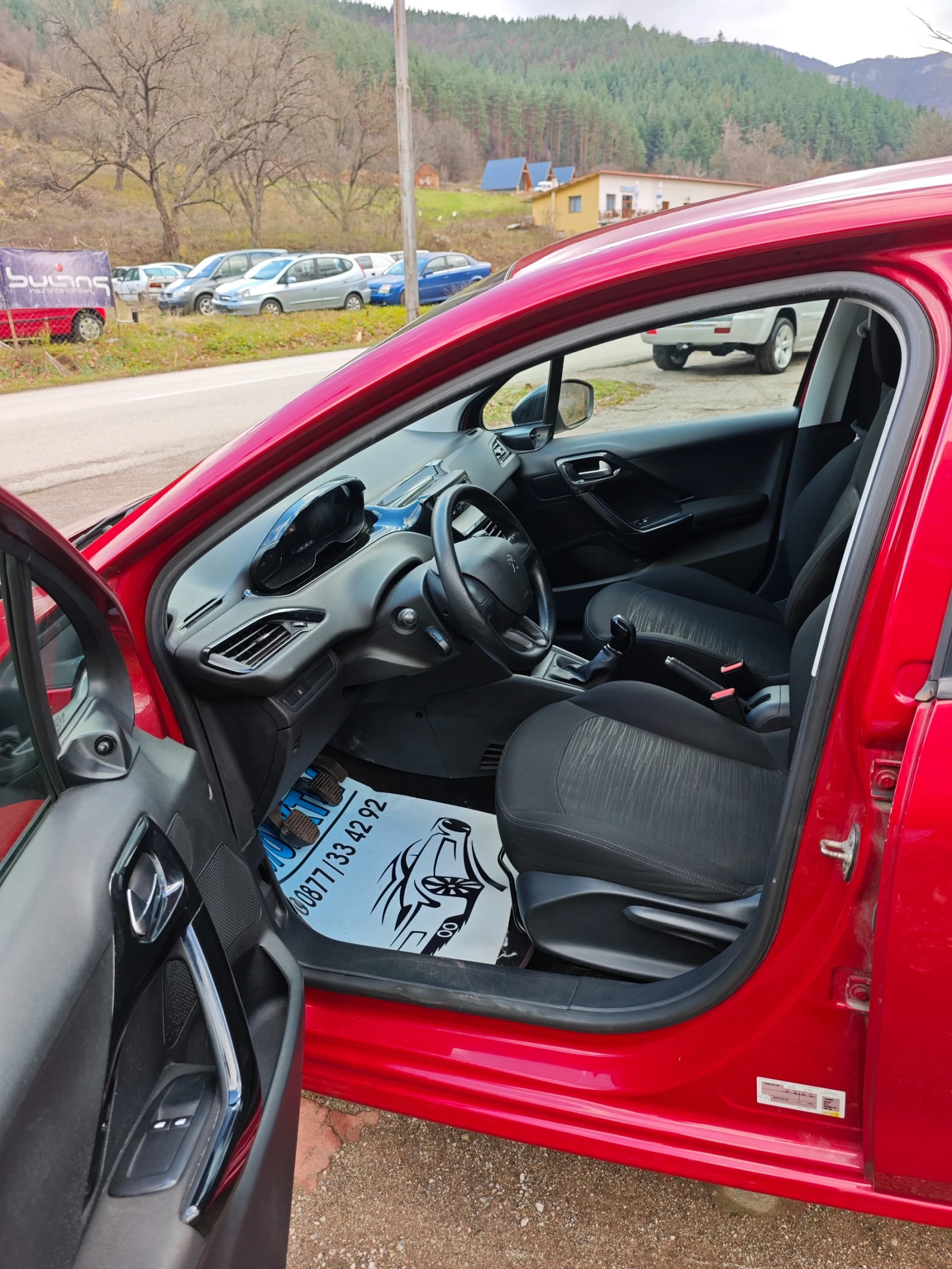 Peugeot 208 1.0I НОВ ВНОС - изображение 8