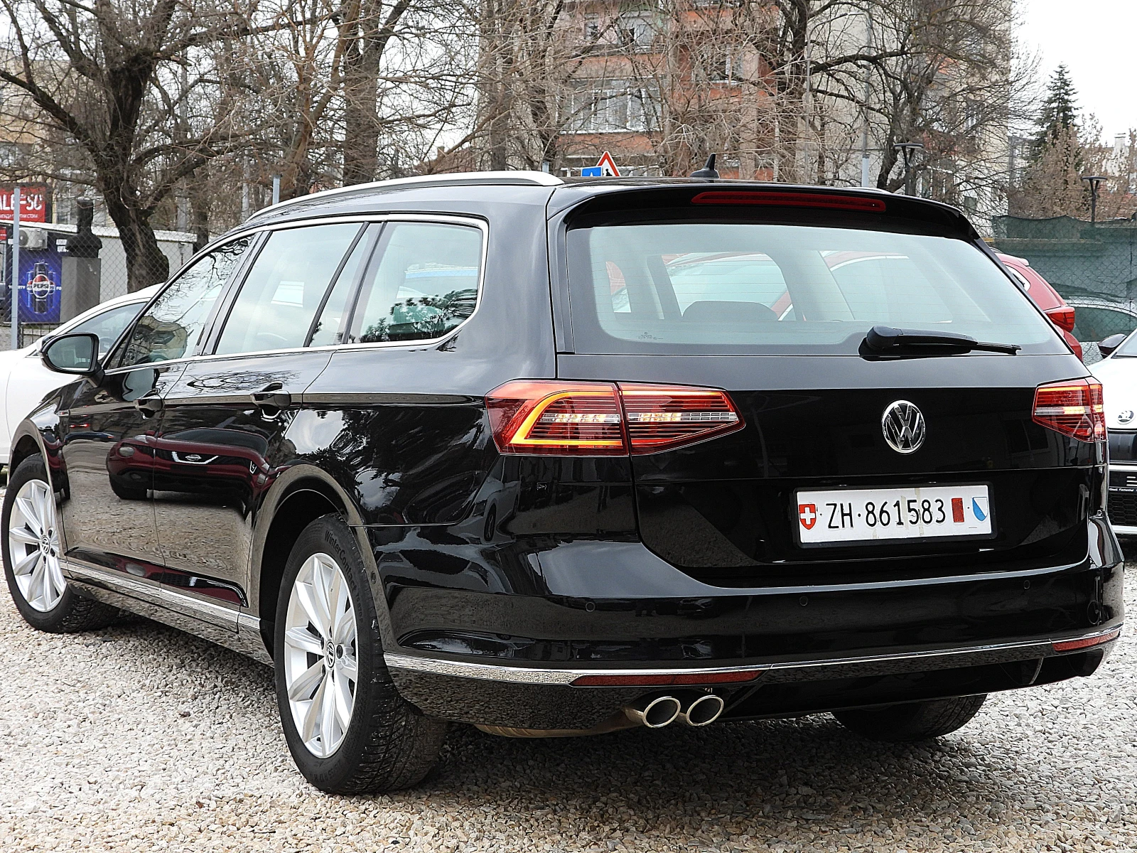 VW Passat 2.0ШВЕЙЦАРИЯ-ДИСТРОНИК/LED/САМОПАРКИРАНЕ/КОЖА/НАВИ - изображение 7
