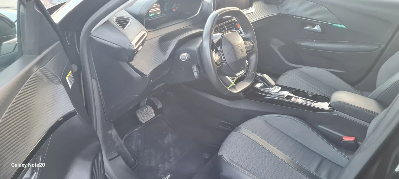 Peugeot 208 208e 50kwh, снимка 5 - Автомобили и джипове - 53751359