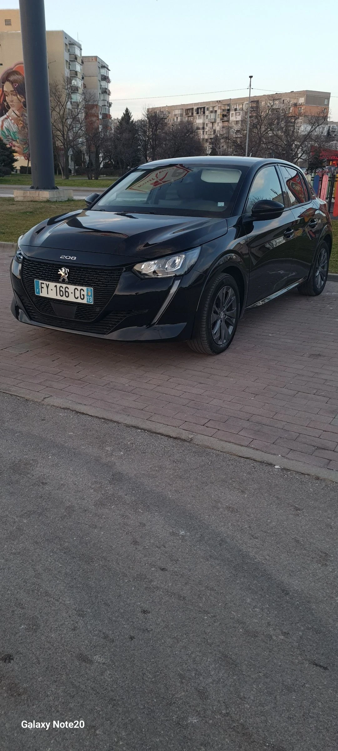 Peugeot 208 208e 50kwh, снимка 7 - Автомобили и джипове - 53751359