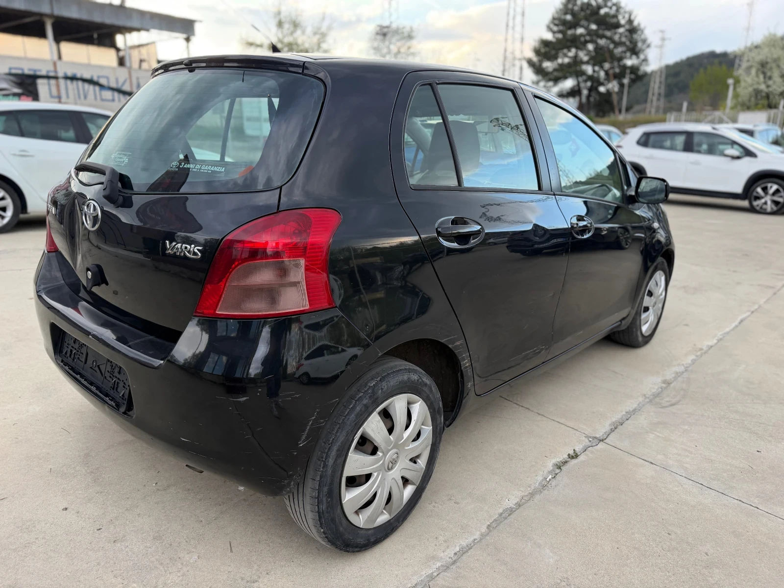 Toyota Yaris 1.3Benzin/2008, снимка 8 - Автомобили и джипове - 54346782