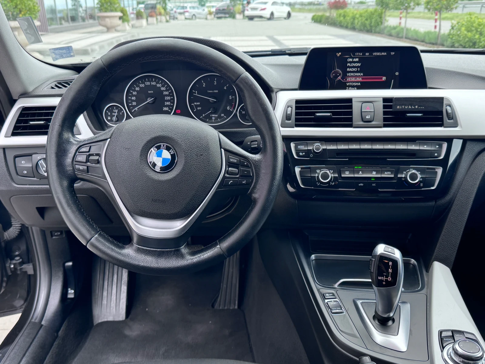 BMW 318 Facelift B47, снимка 7 - Автомобили и джипове - 54575853