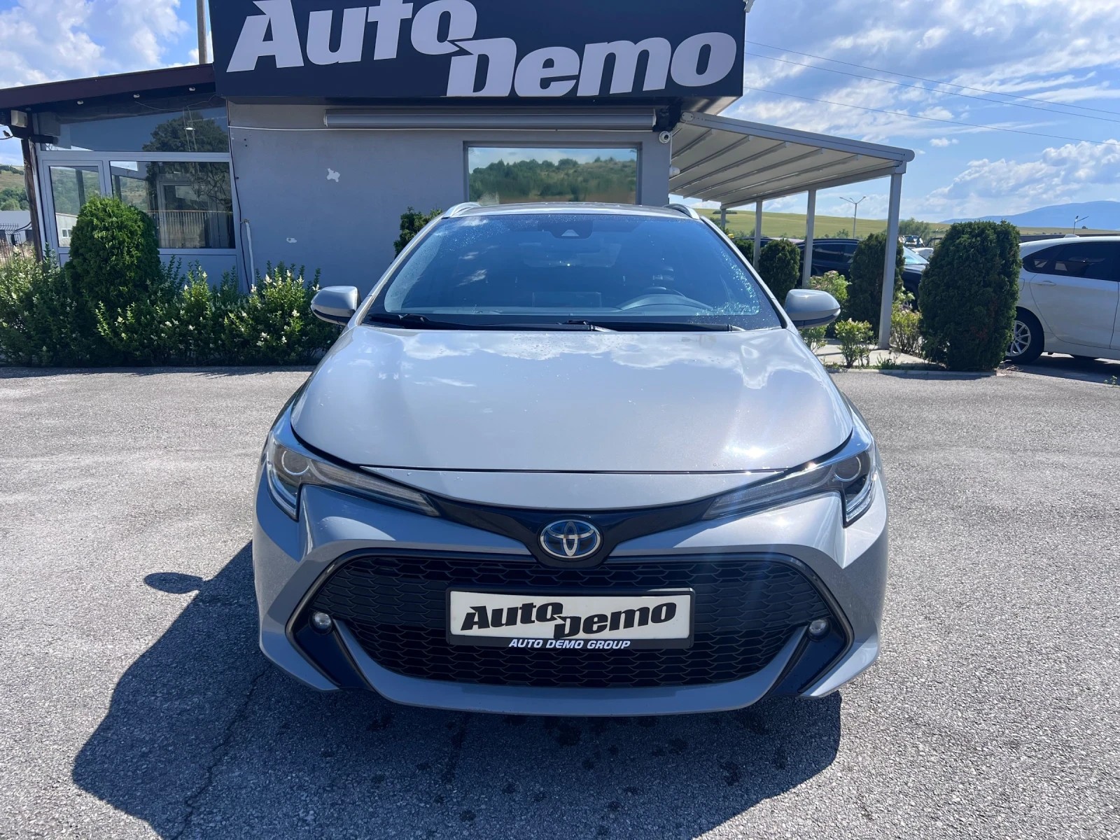 Toyota Corolla 1.8 HIBRID, снимка 2 - Автомобили и джипове - 54977336