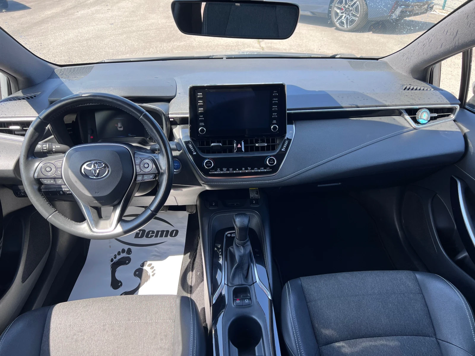 Toyota Corolla 1.8 HIBRID, снимка 13 - Автомобили и джипове - 54977336