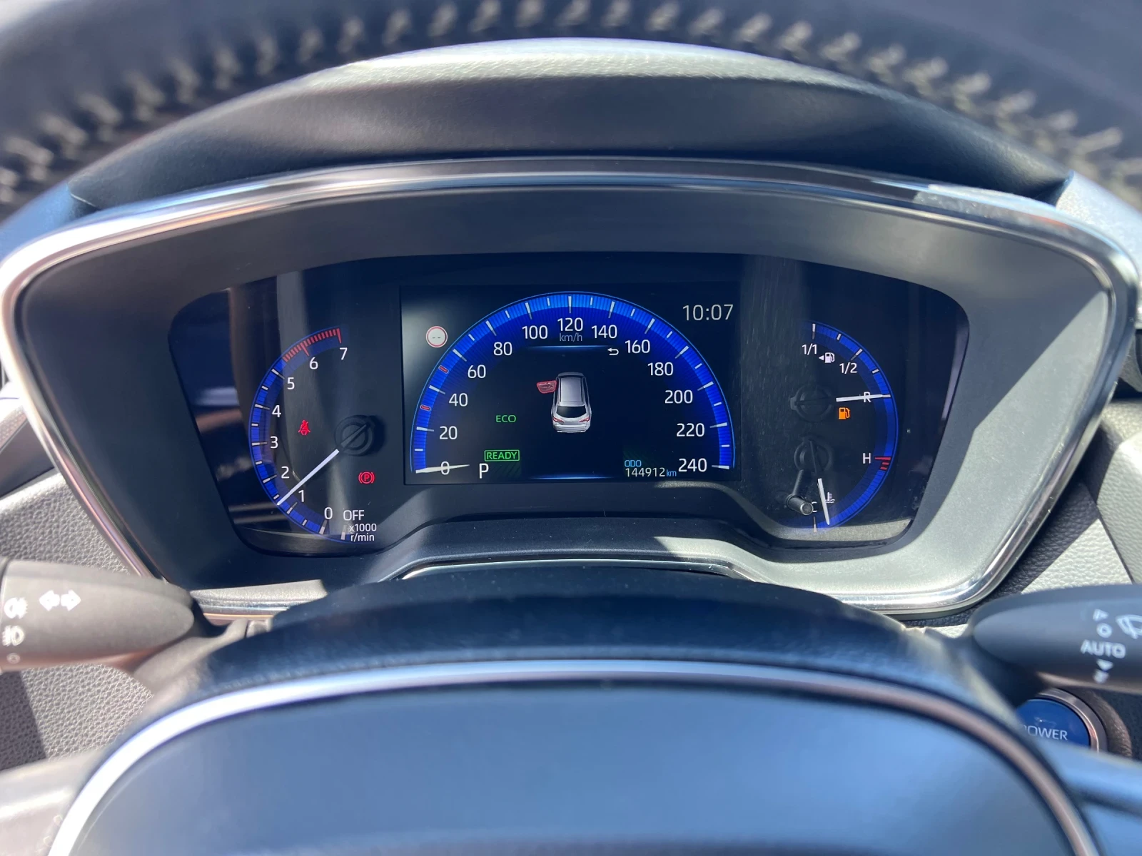 Toyota Corolla 1.8 HIBRID, снимка 8 - Автомобили и джипове - 54977336
